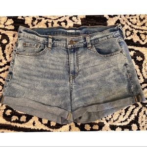 Old Navy 90s Boyfriend Shorts